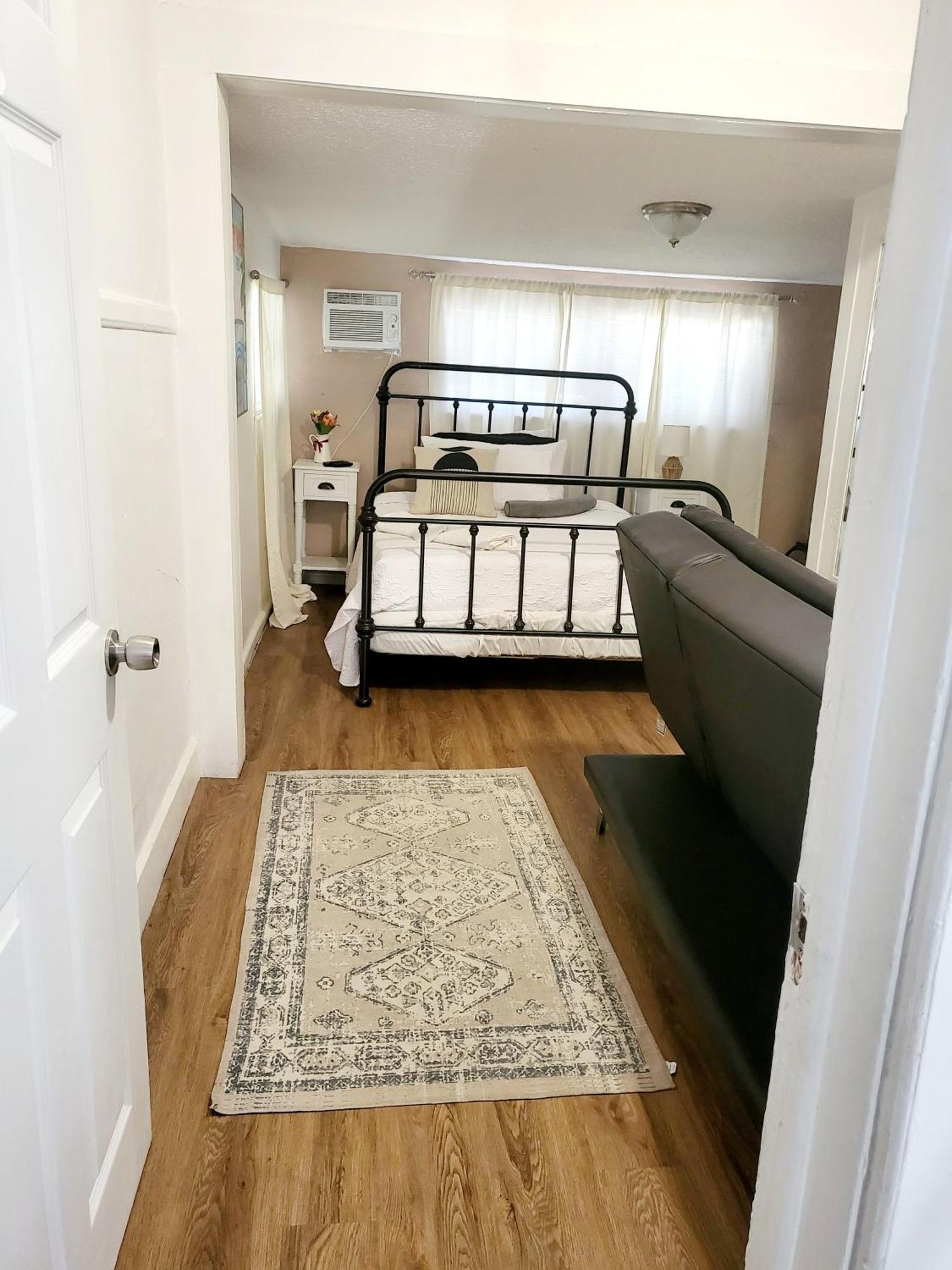 Sunshine Apartment St. Petersburg Ngoại thất bức ảnh