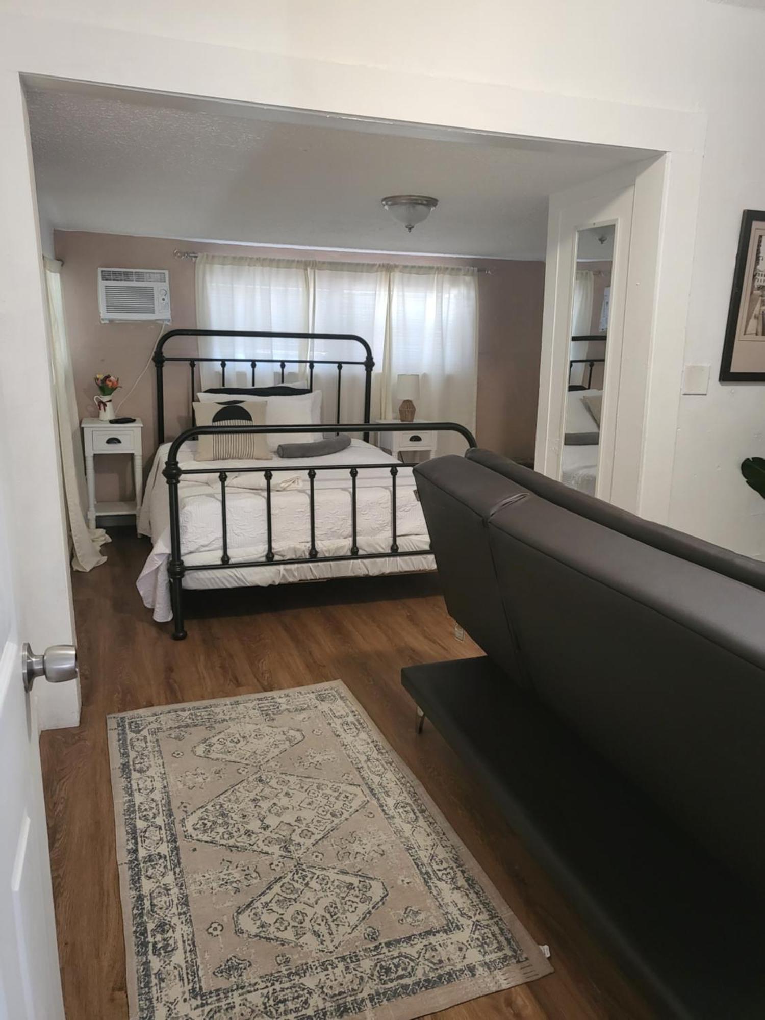 Sunshine Apartment St. Petersburg Ngoại thất bức ảnh